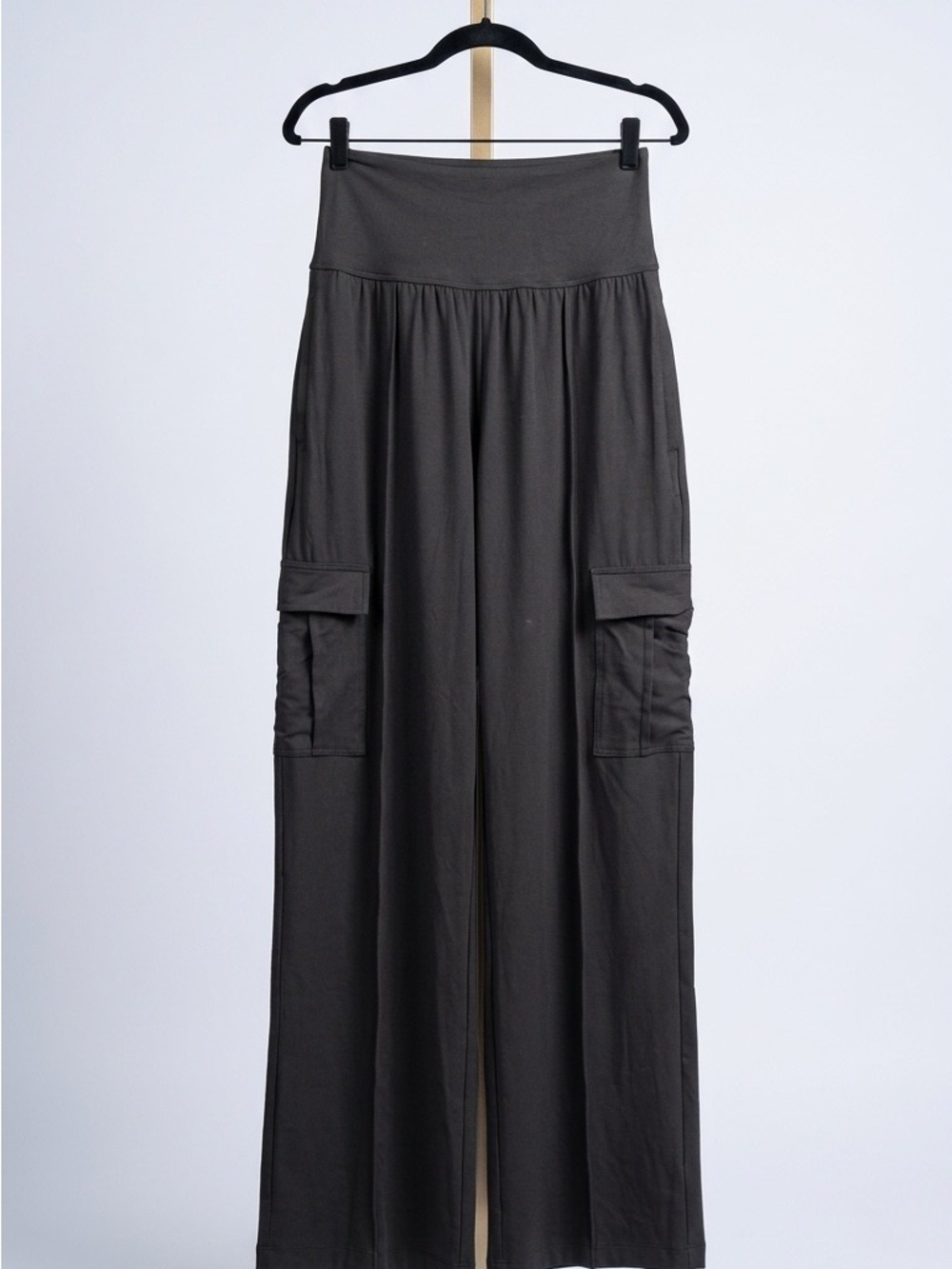 Black Wide-Leg Cargo Pants with High Waist